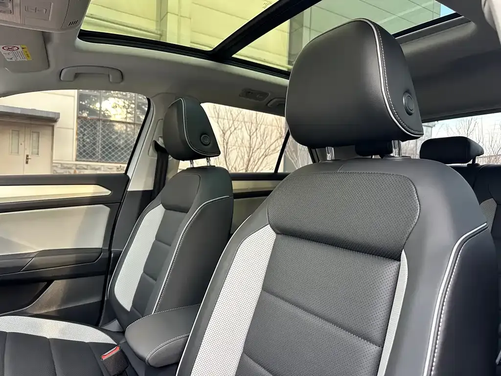Volkswagen T-Roc 2023 из CN, фото 7