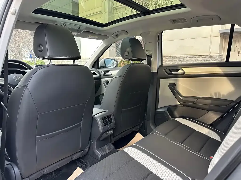 Volkswagen T-Roc 2023 из CN, фото 10