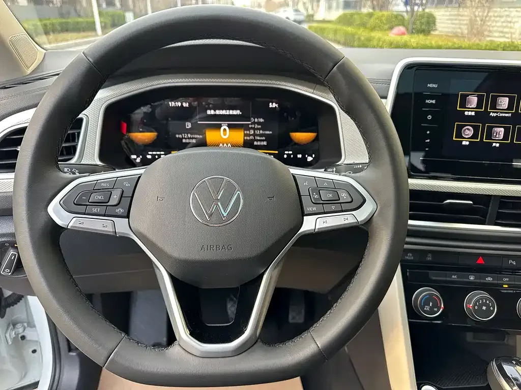 Volkswagen T-Roc 2023 из CN, фото 4