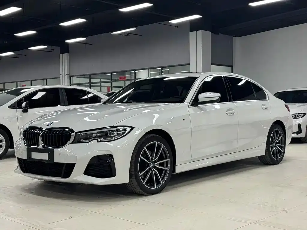 BMW 3 Series 2022 из CN, фото 1