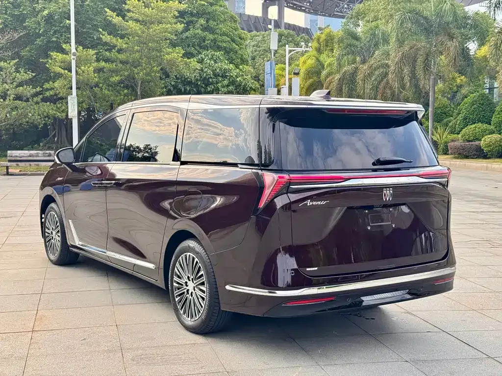 Buick GL8 Hybrid — фото 9