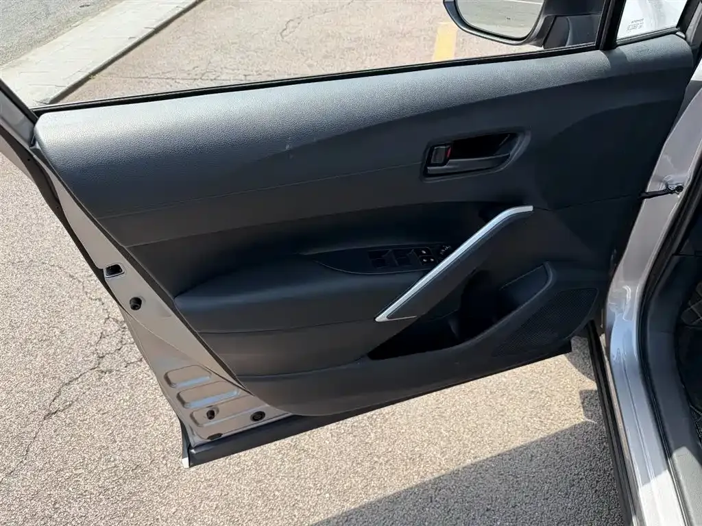 Toyota Corolla Cross 2025 из CN, фото 3