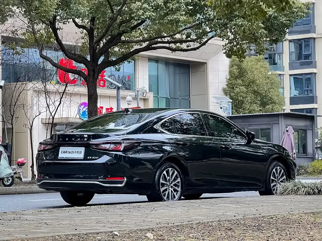 Lexus ES — фото 5