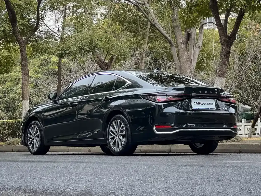 Lexus ES — фото 9