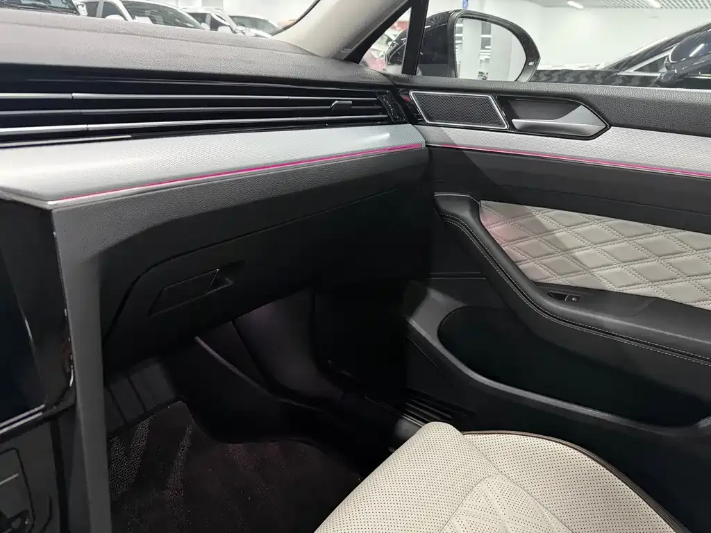 Volkswagen Magotan 2023 из CN, фото 9