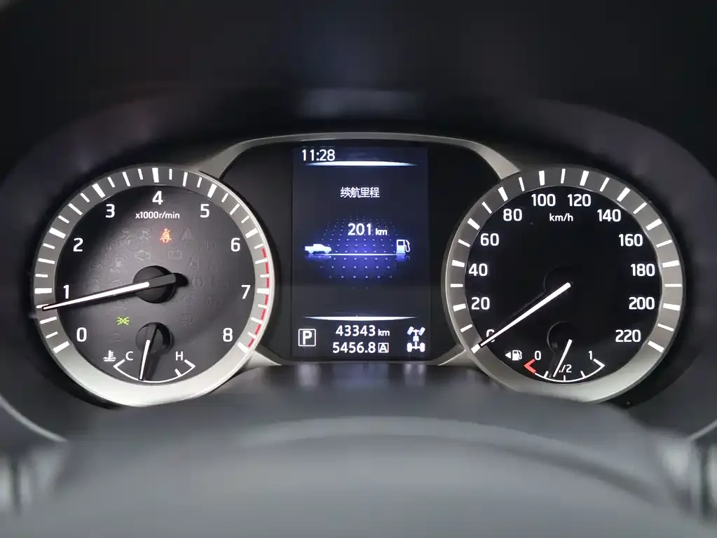 Nissan Navara 2022 из CN, фото 3