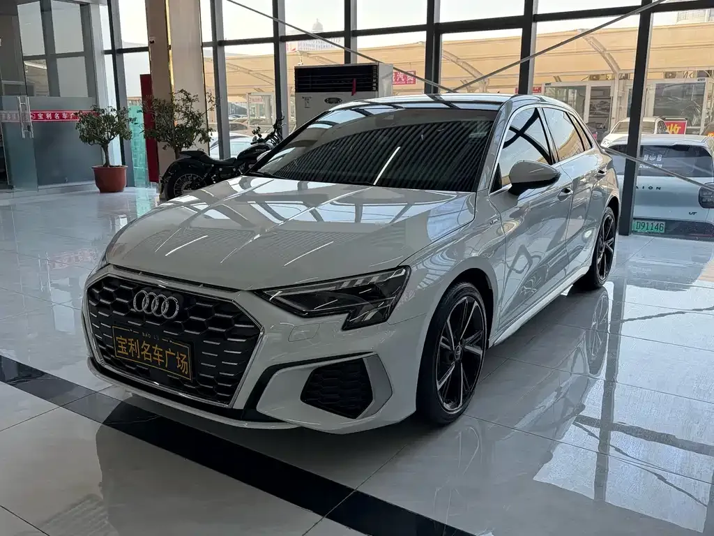 Audi A3 2024 из CN, фото 4