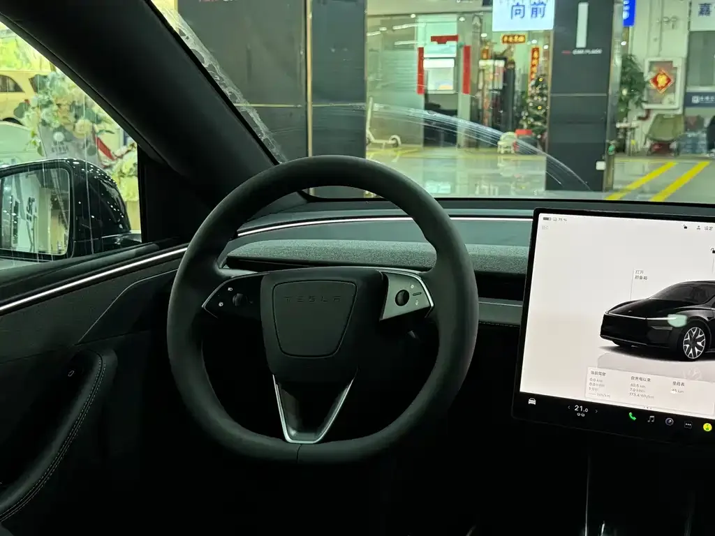 Tesla Model Y L — фото 9