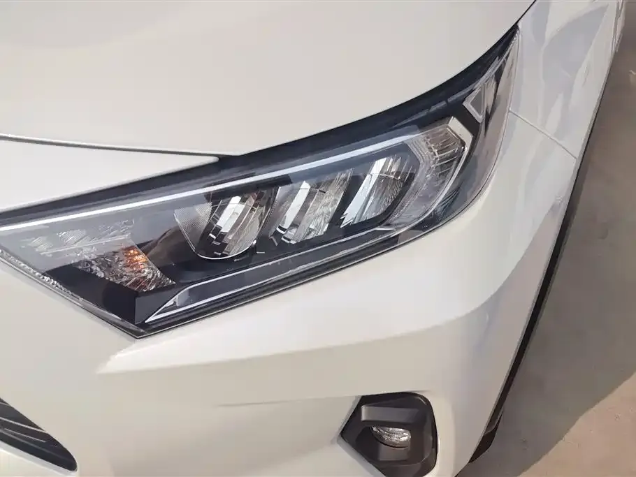 Toyota RAV4 2023 из CN, фото 5