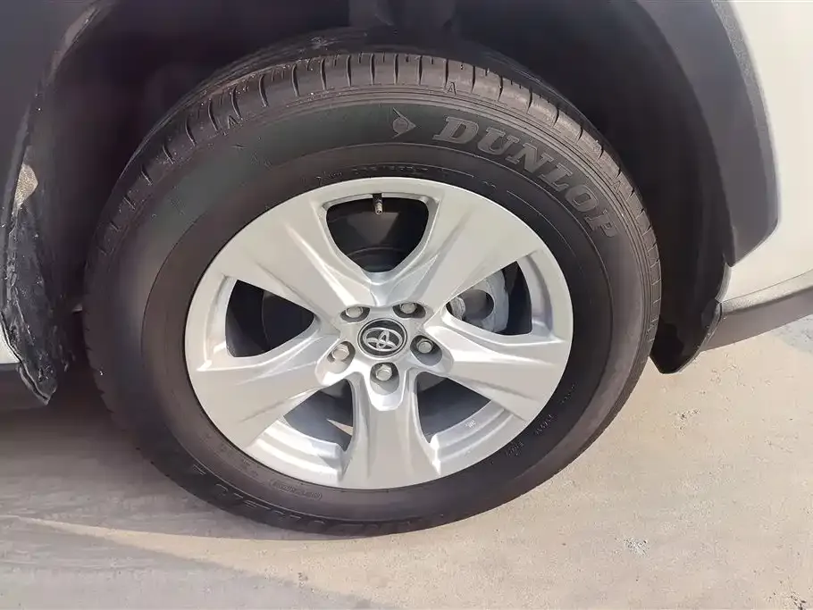 Toyota RAV4 2023 из CN, фото 7