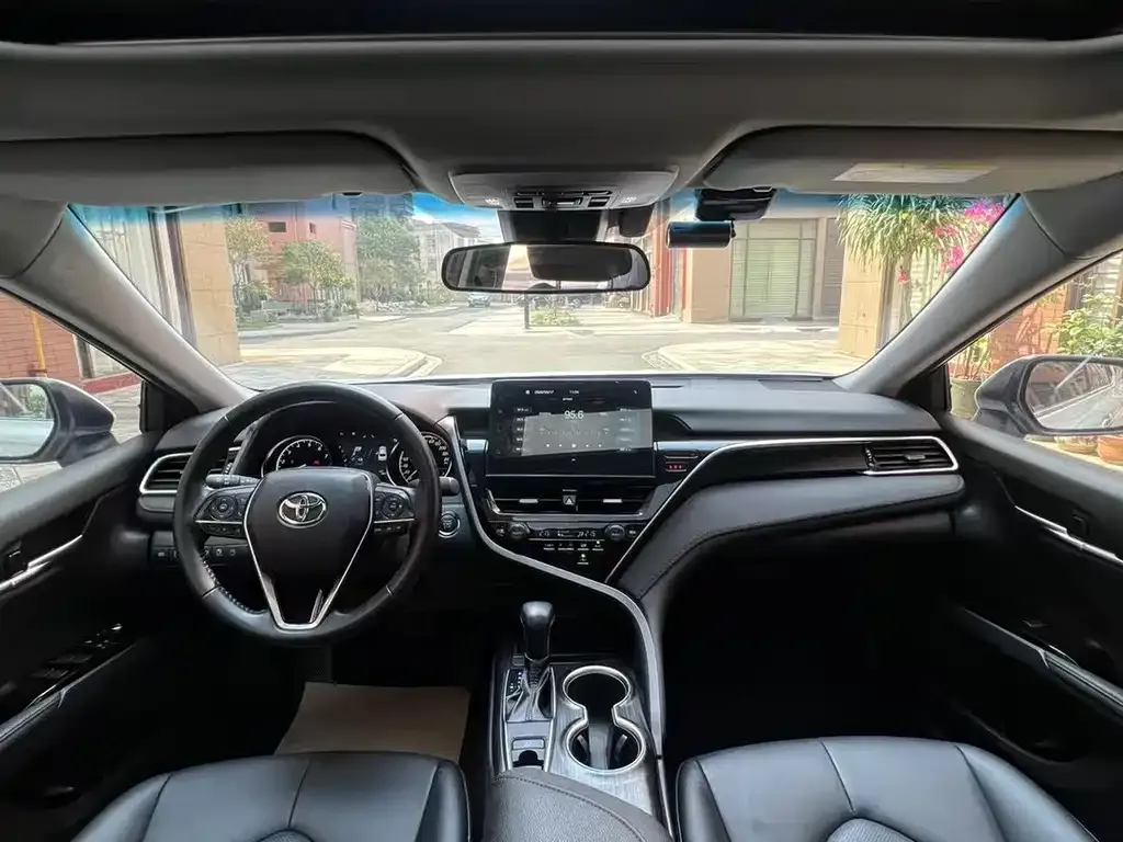 Toyota Camry 2021 из CN, фото 5