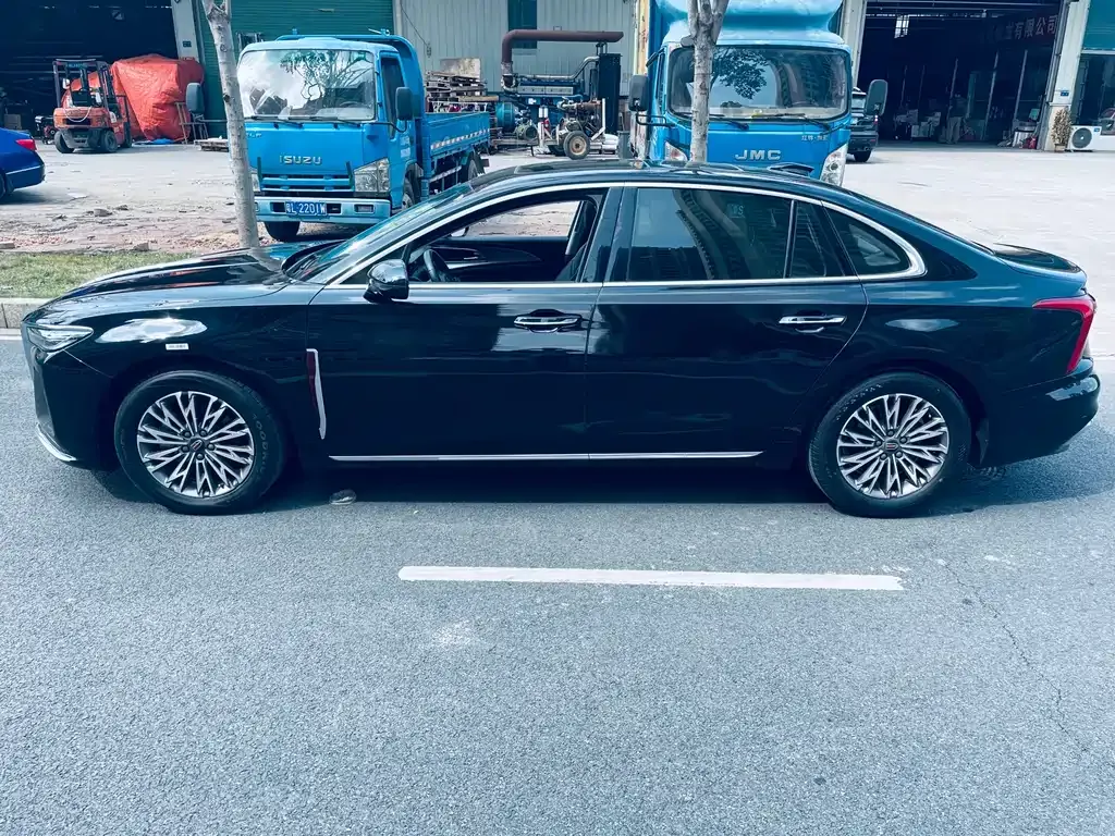 Hongqi H5 — фото 6