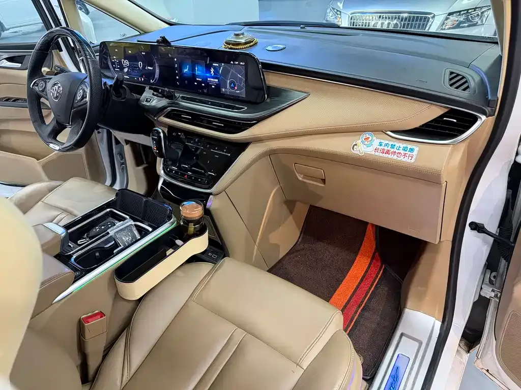 Buick GL8 2021 из CN, фото 9