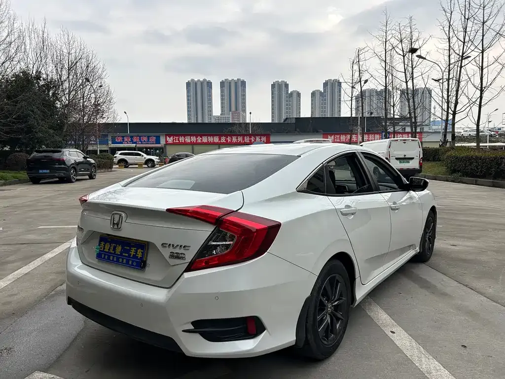Honda Civic — фото 9