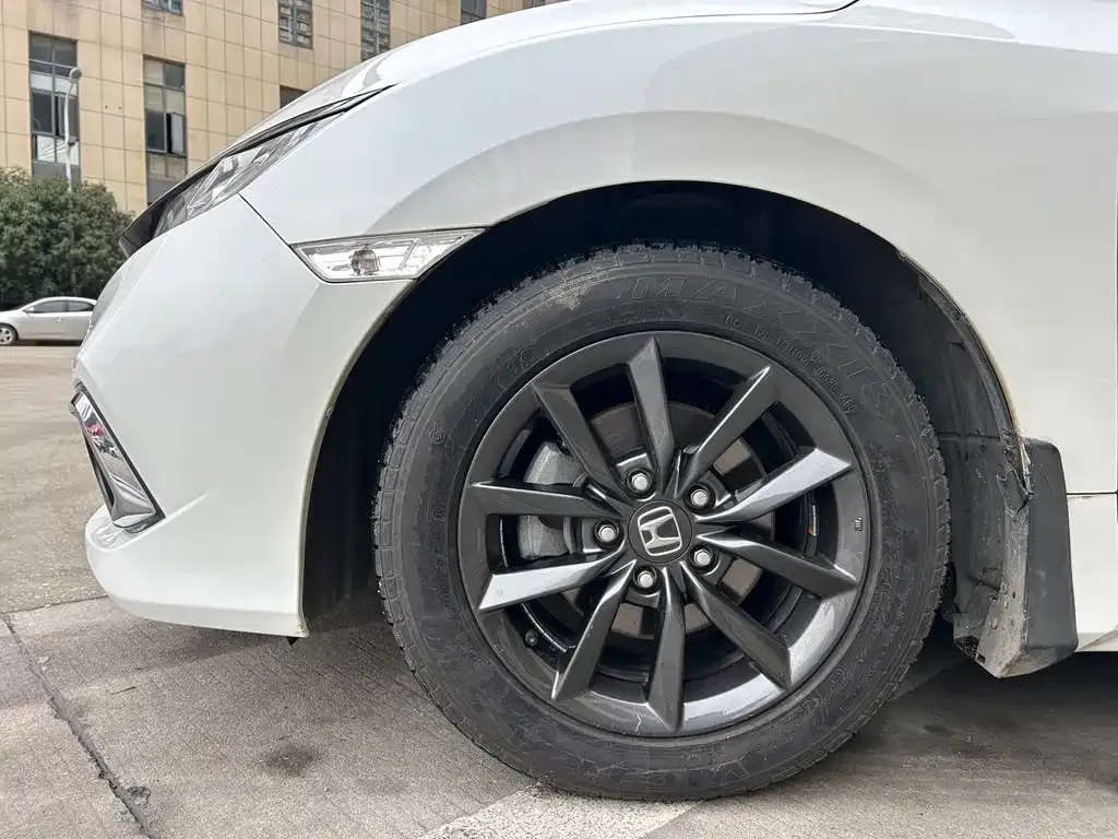 Honda Civic — фото 10
