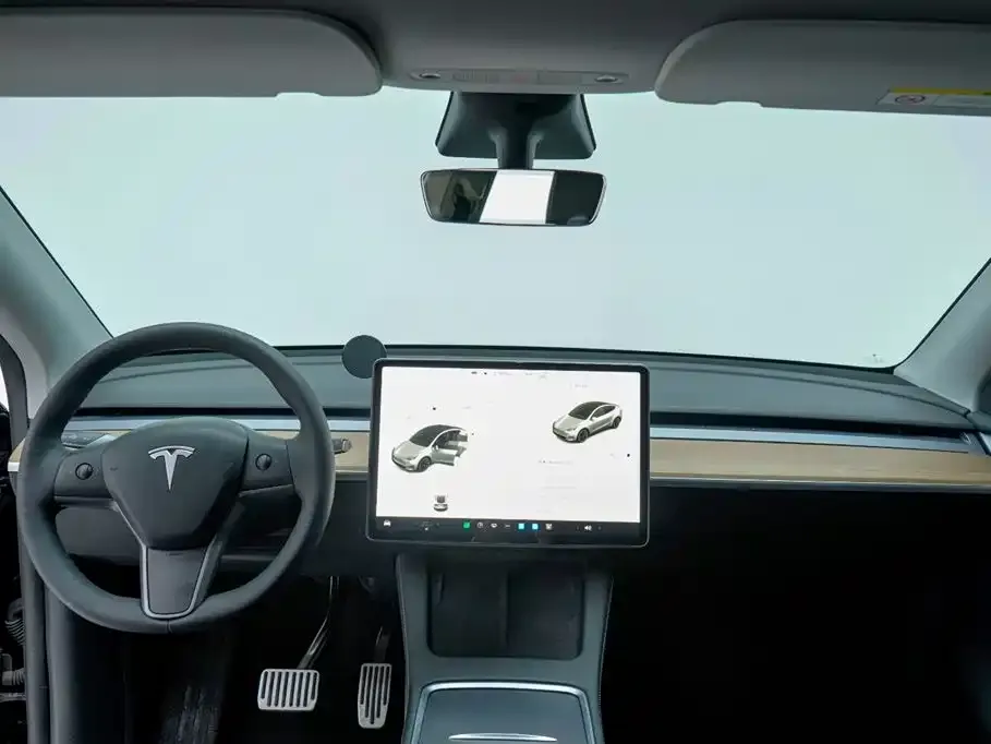 Tesla Model Y — фото 5