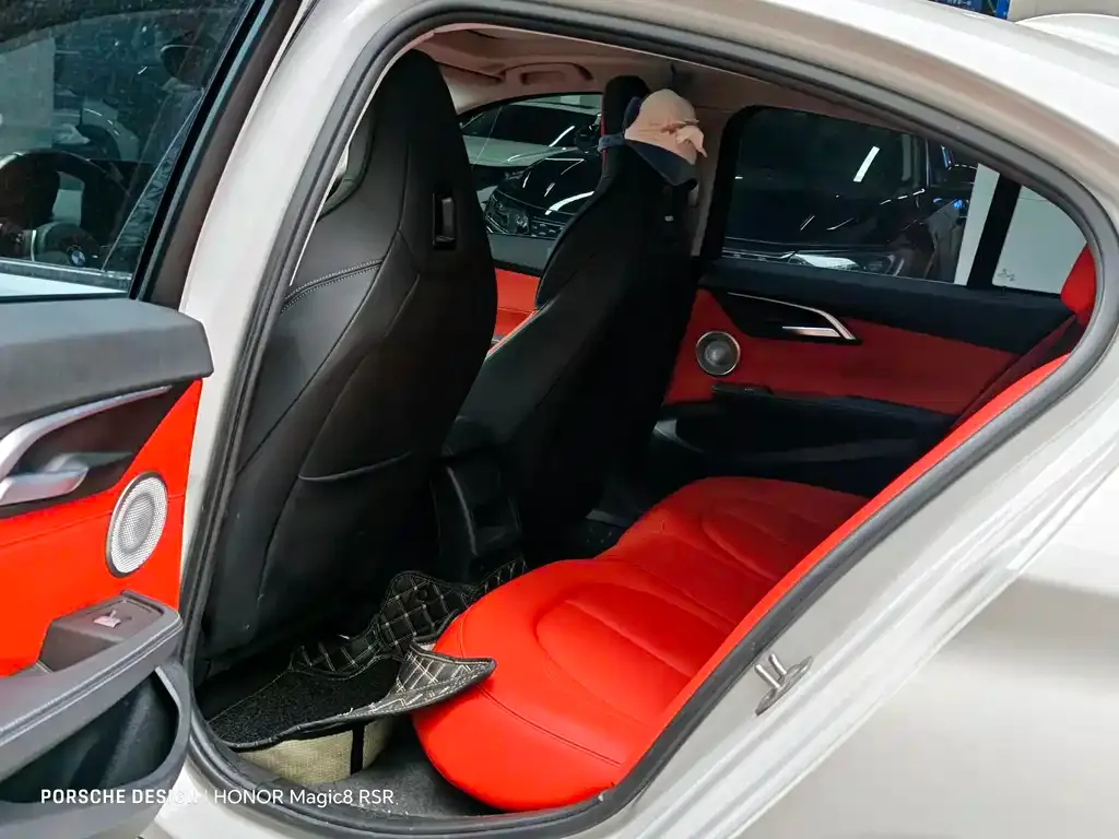 BMW 1 Series 2021 из CN, фото 7