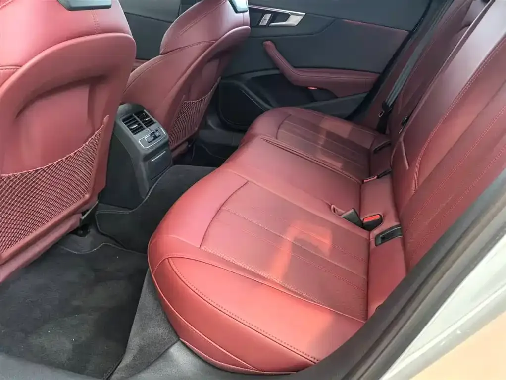 Audi A4L 2025 из CN, фото 9