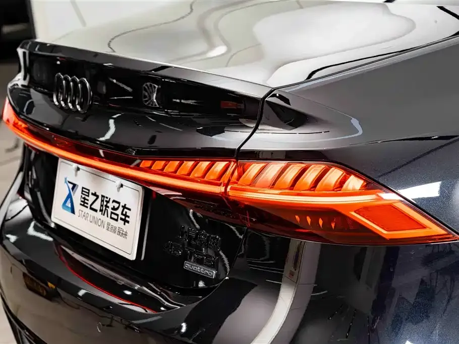 Audi A7L — фото 8