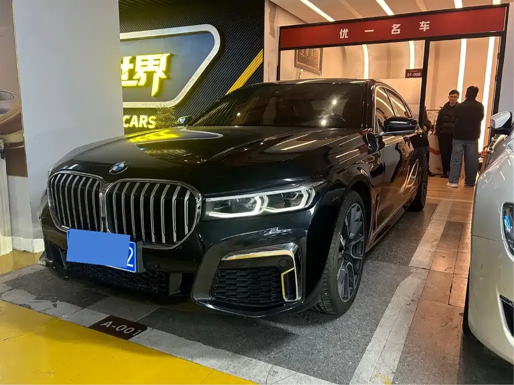 BMW 7 Series — фото 1