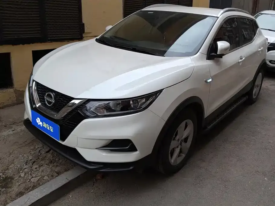 Nissan Qashqai — фото 1