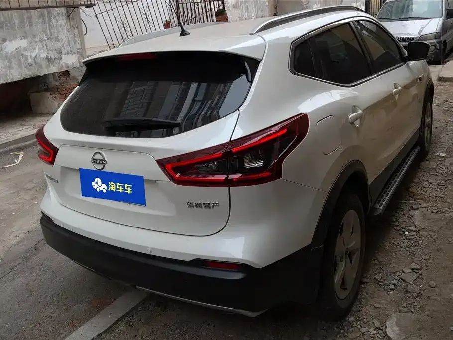Nissan Qashqai — фото 10