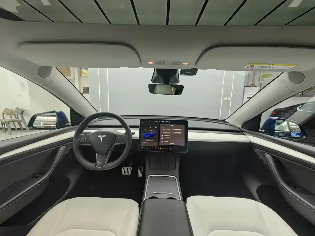Tesla Model Y — фото 3