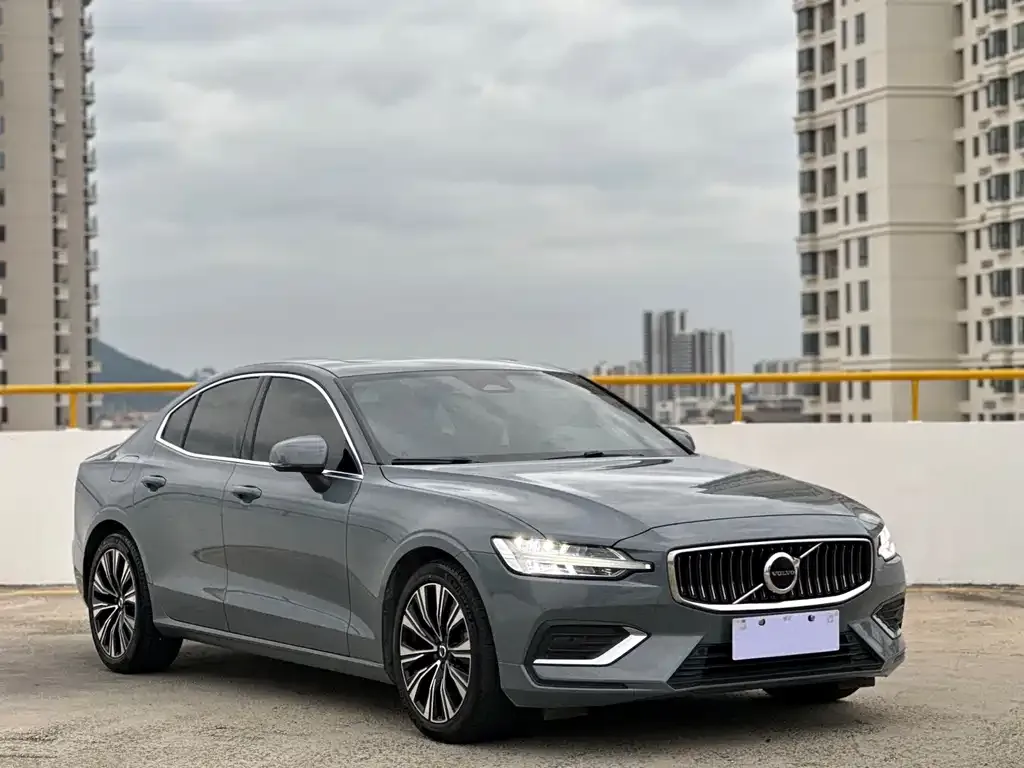 Volvo S60 — фото 2