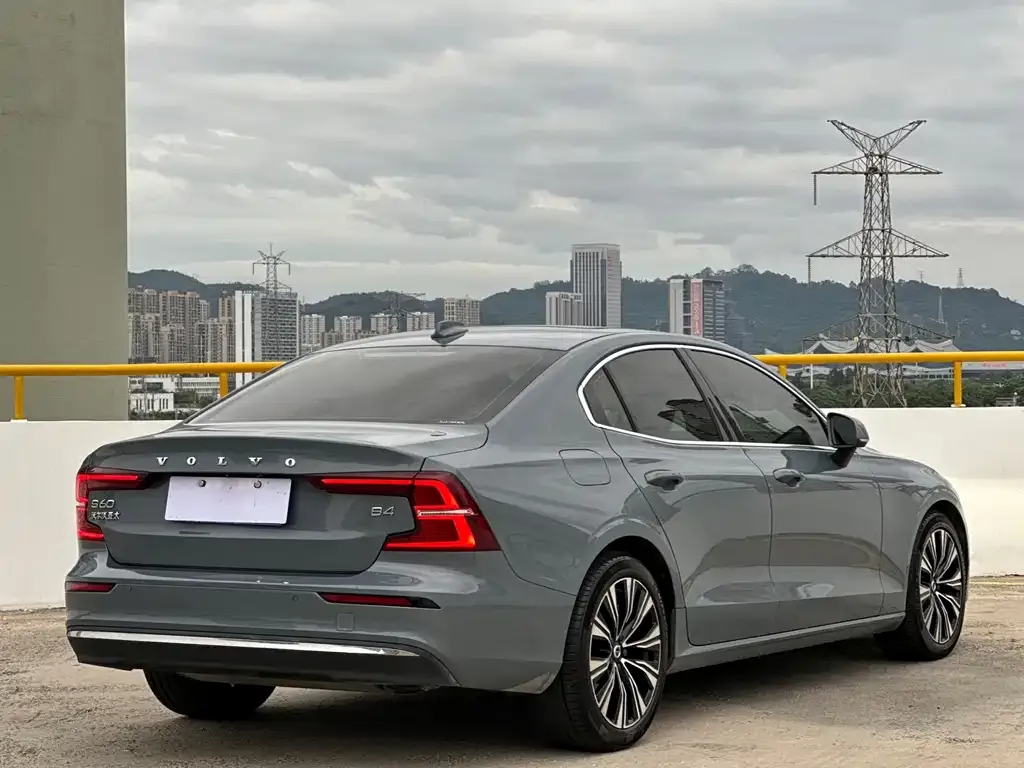 Volvo S60 — фото 3