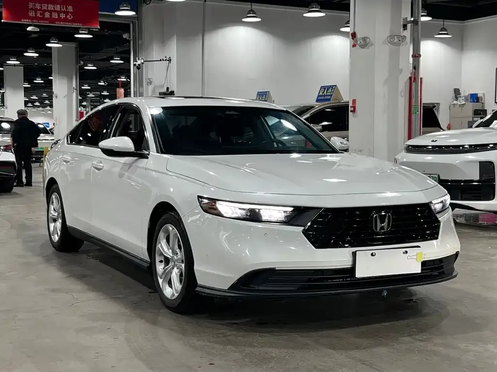 Honda Accord — фото 8