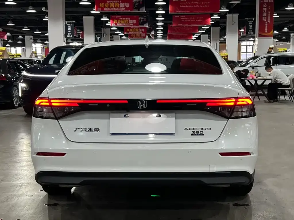 Honda Accord — фото 3