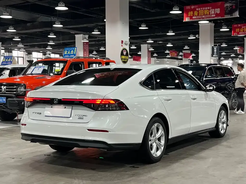 Honda Accord — фото 4