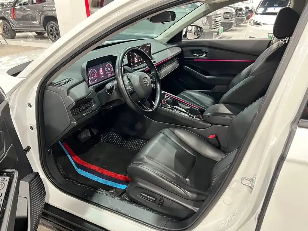 Honda Accord — фото 9