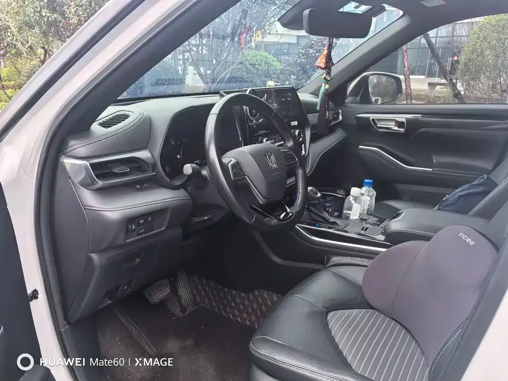 Toyota Crown Kluger 2021 из CN, фото 4