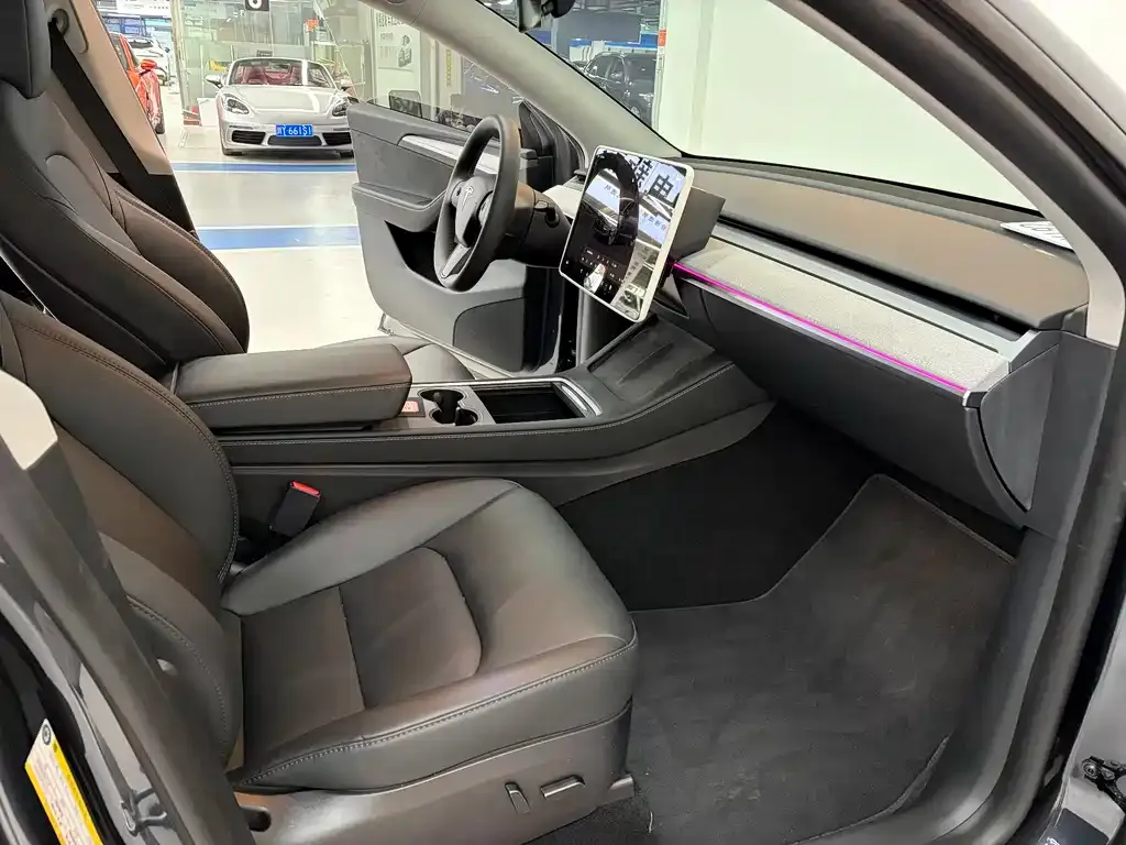Tesla Model Y — фото 6