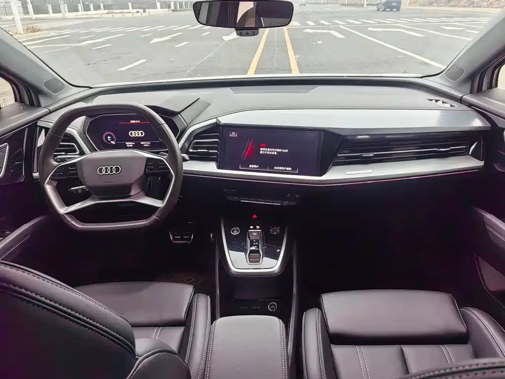 Audi Q4 e-tron — фото 4