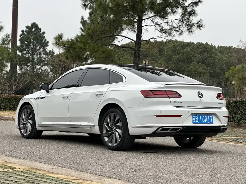 Volkswagen CC — фото 6