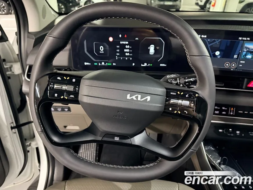 Kia Carnival — фото 10