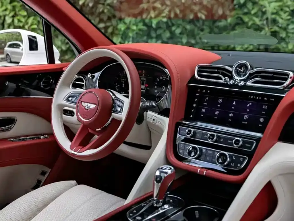 Bentley Bentayga 2024 из CN, фото 9