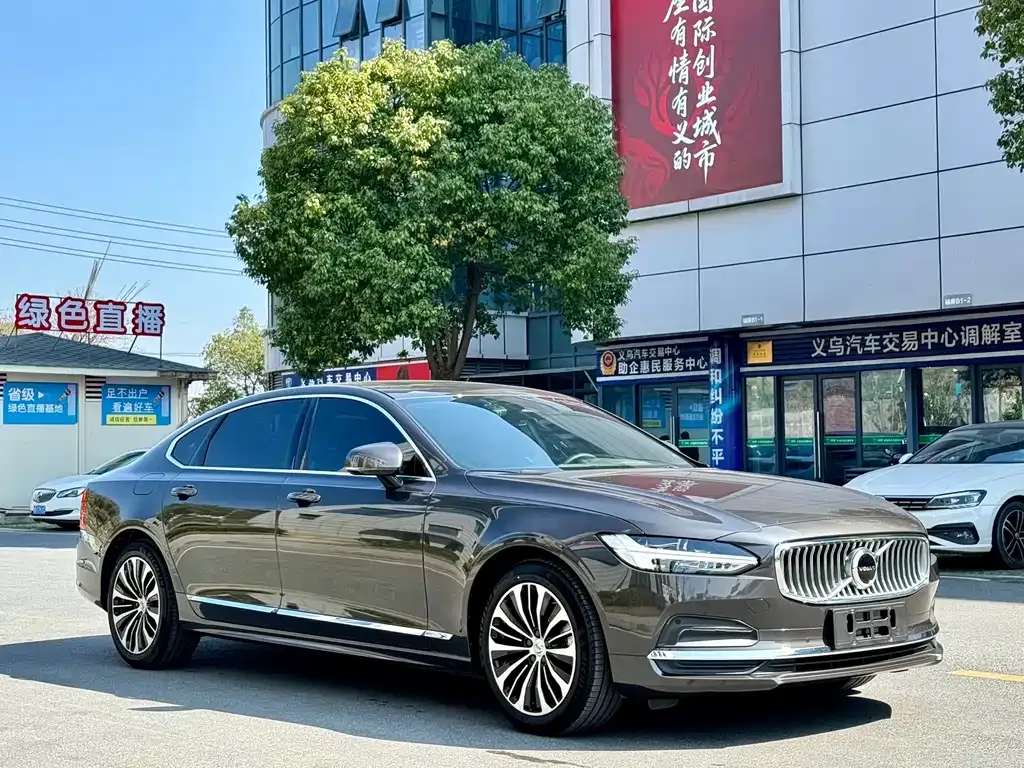Volvo S90 — фото 10