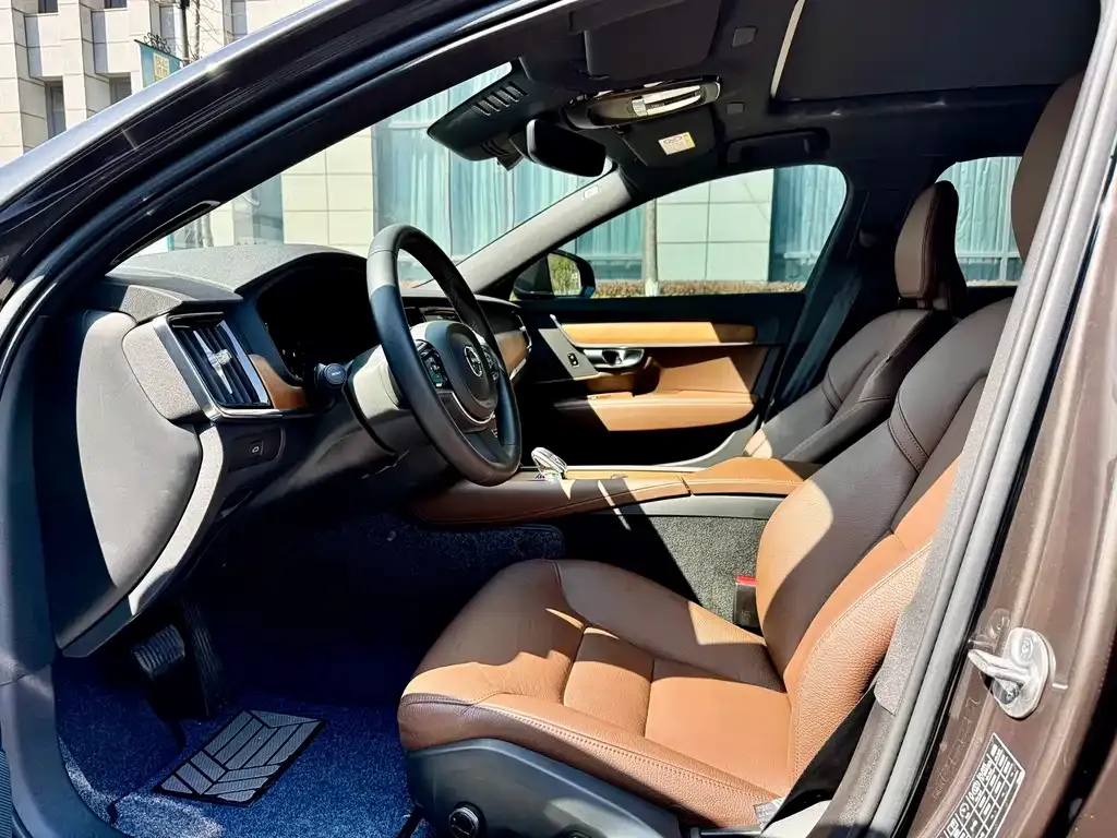 Volvo S90 — фото 2