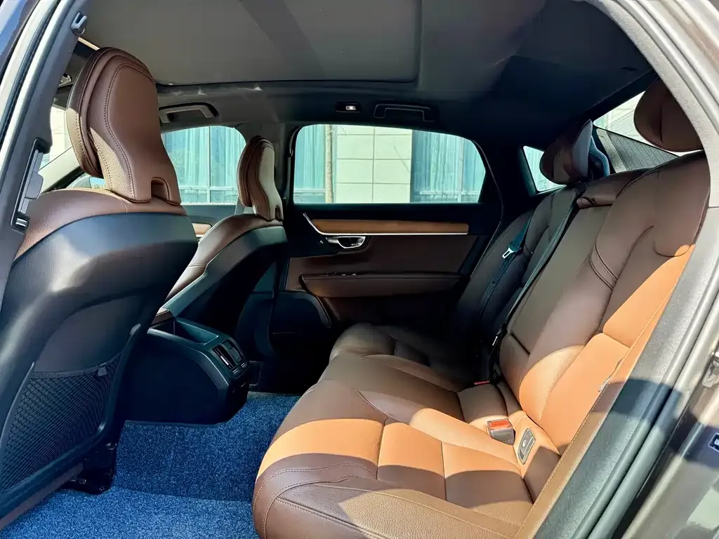 Volvo S90 — фото 3