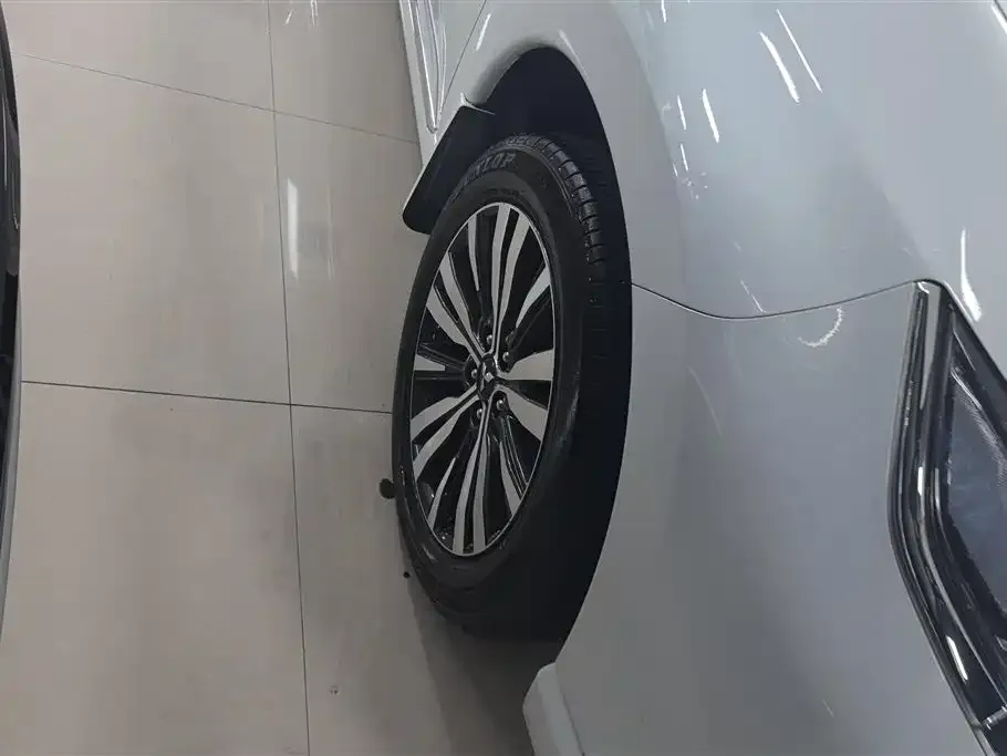 Mitsubishi Outlander 2023 из CN, фото 3