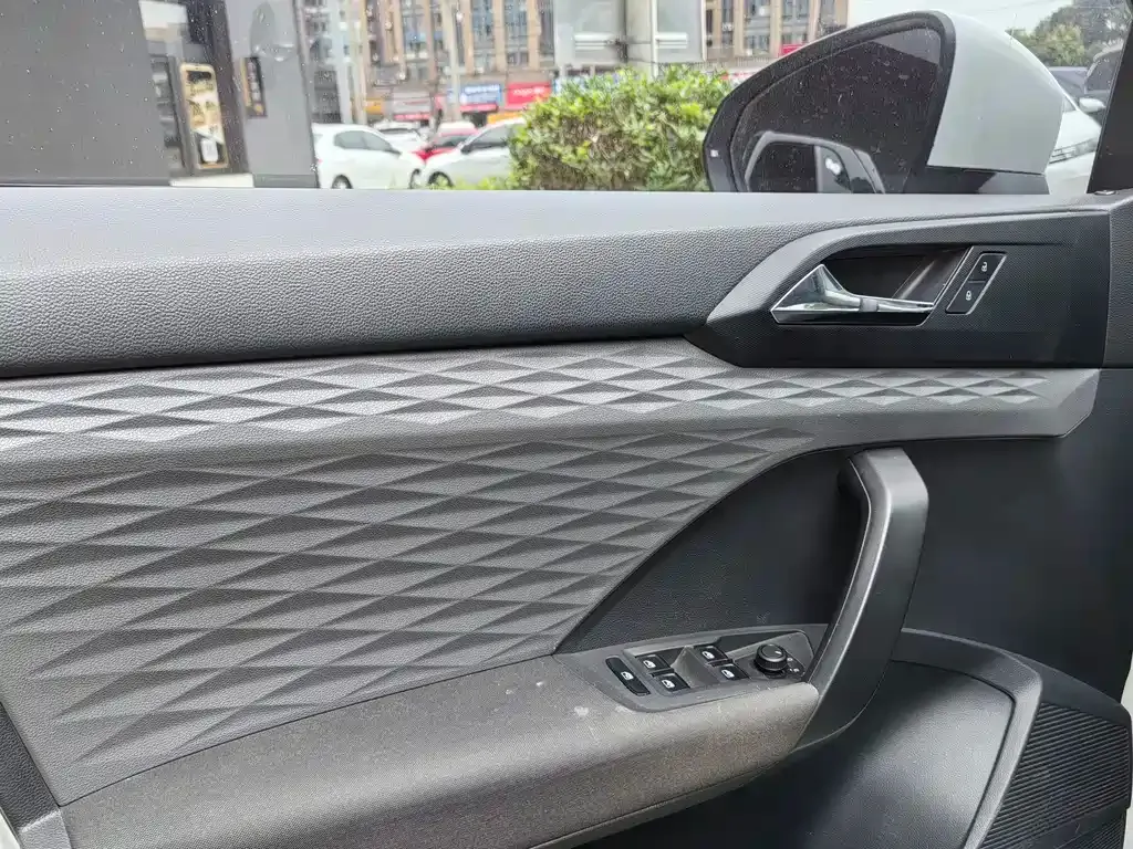 Volkswagen Tharu 2022 из CN, фото 5