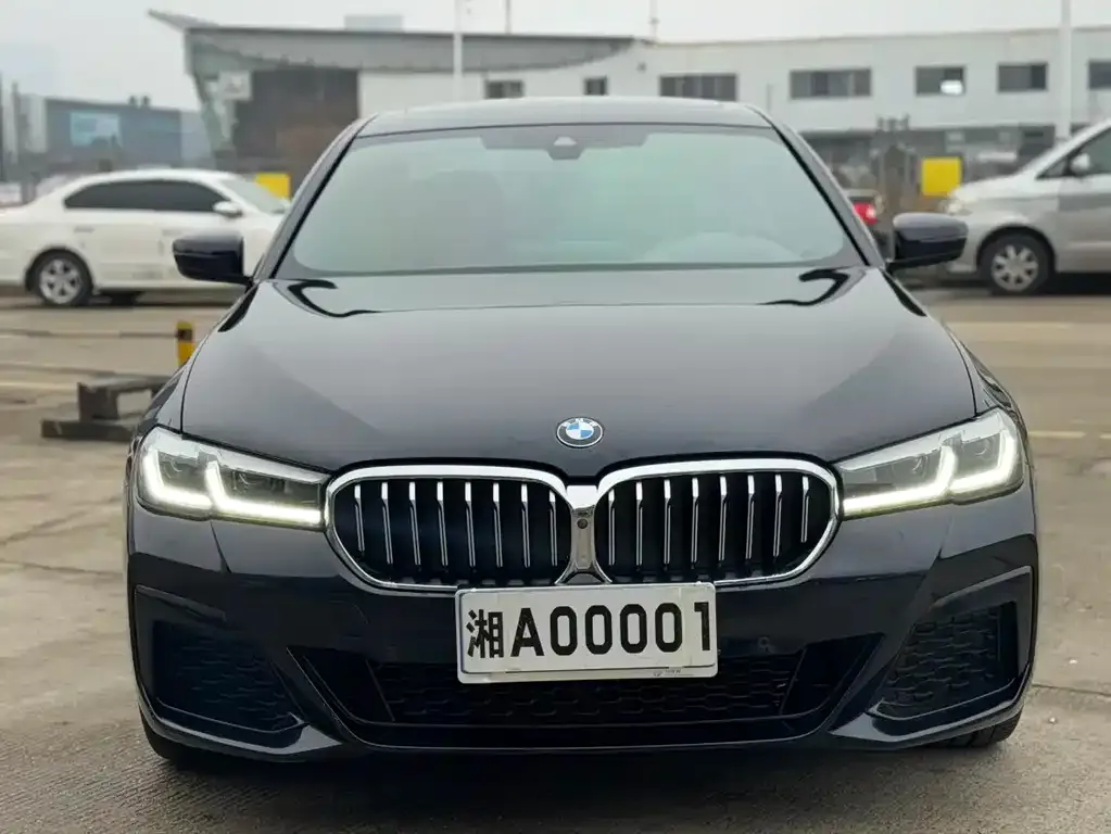 BMW 5 Series — фото 10