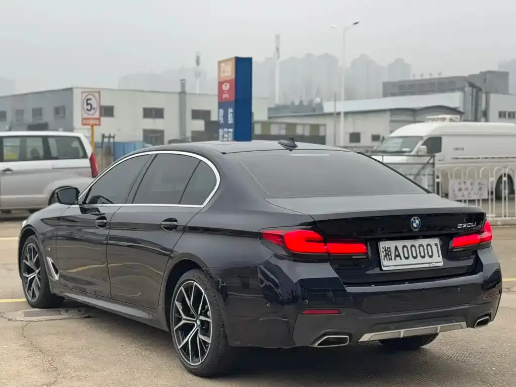 BMW 5 Series — фото 2
