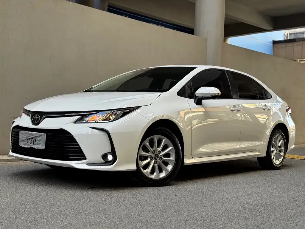 Toyota Corolla 2023 из CN, фото 1
