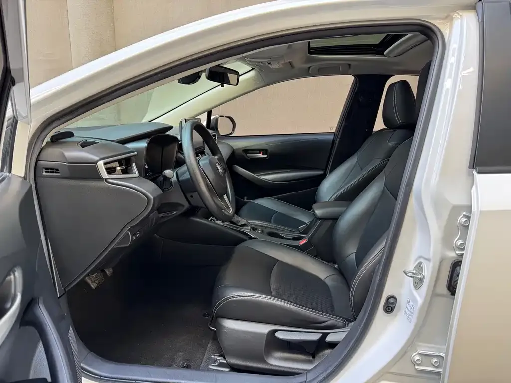 Toyota Corolla 2023 из CN, фото 7