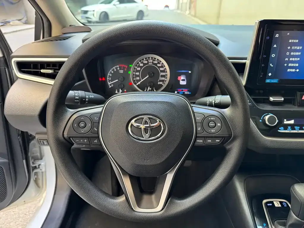 Toyota Corolla 2023 из CN, фото 10