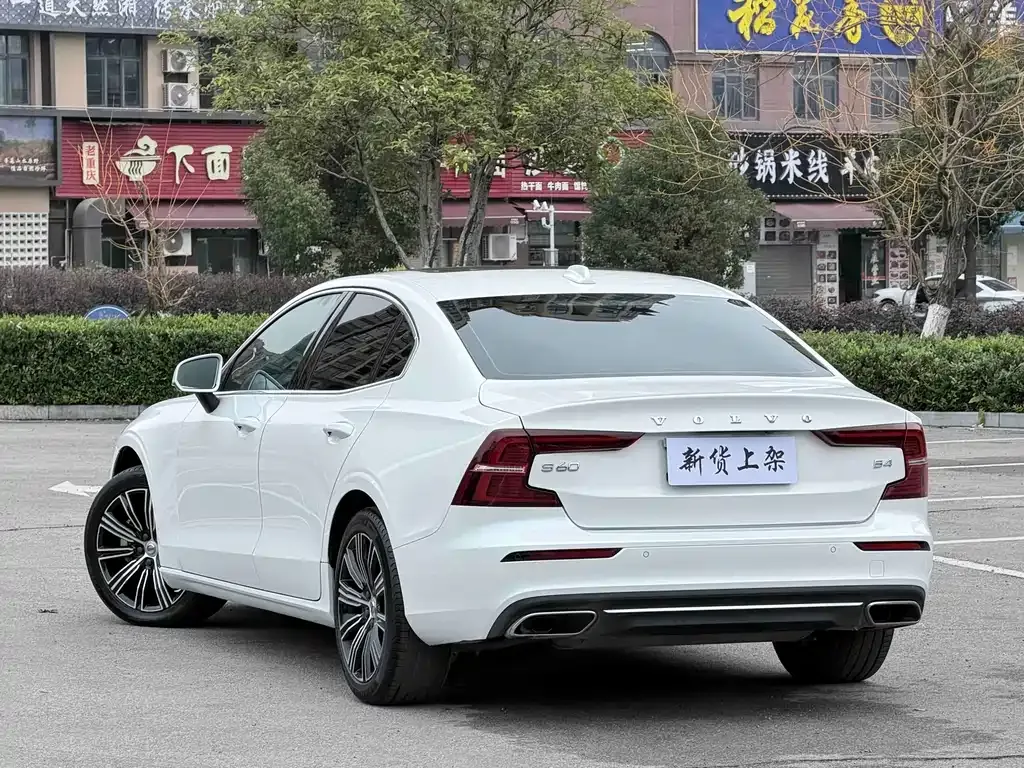 Volvo S60 2023 из CN, фото 8